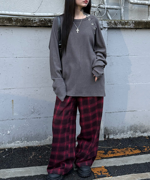 レッド モデル：160㎝ FREE着用