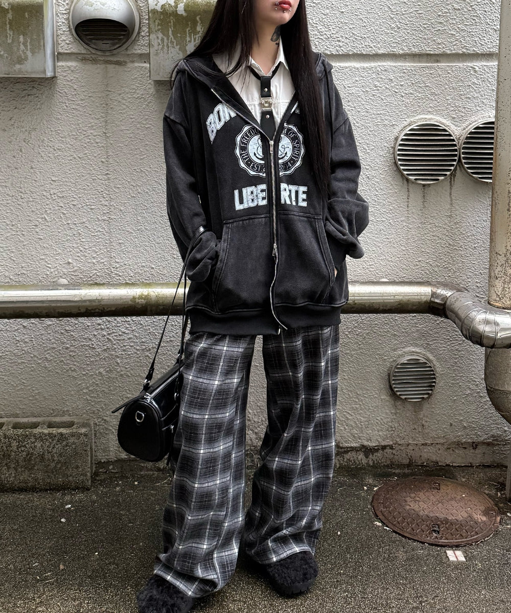 ブラック モデル：160㎝ FREE着用