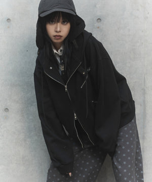 ブラック モデル：163㎝ FREE着用