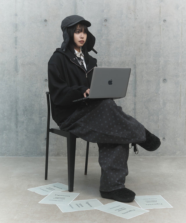 ブラック モデル：163㎝ FREE着用