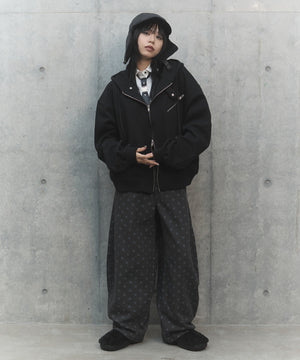 ブラック モデル：163㎝ FREE着用