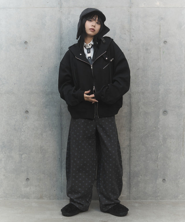 ブラック モデル：163㎝ FREE着用