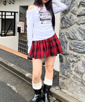 レッド モデル：160㎝ FREE着用