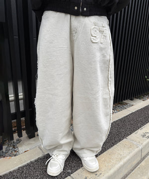 ホワイトアイボリー モデル：160㎝ S着用