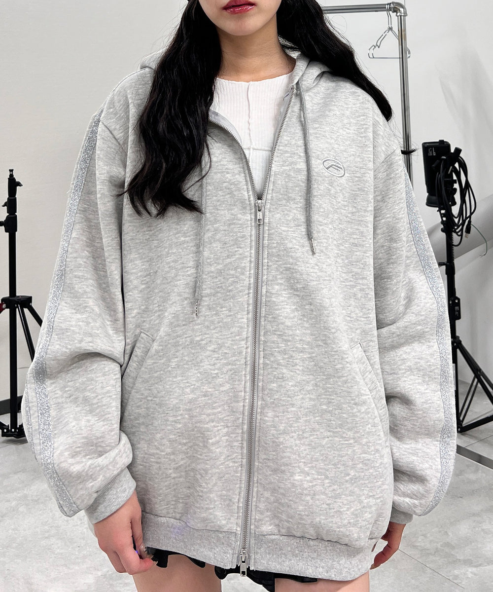 グレー モデル：154㎝ L着用