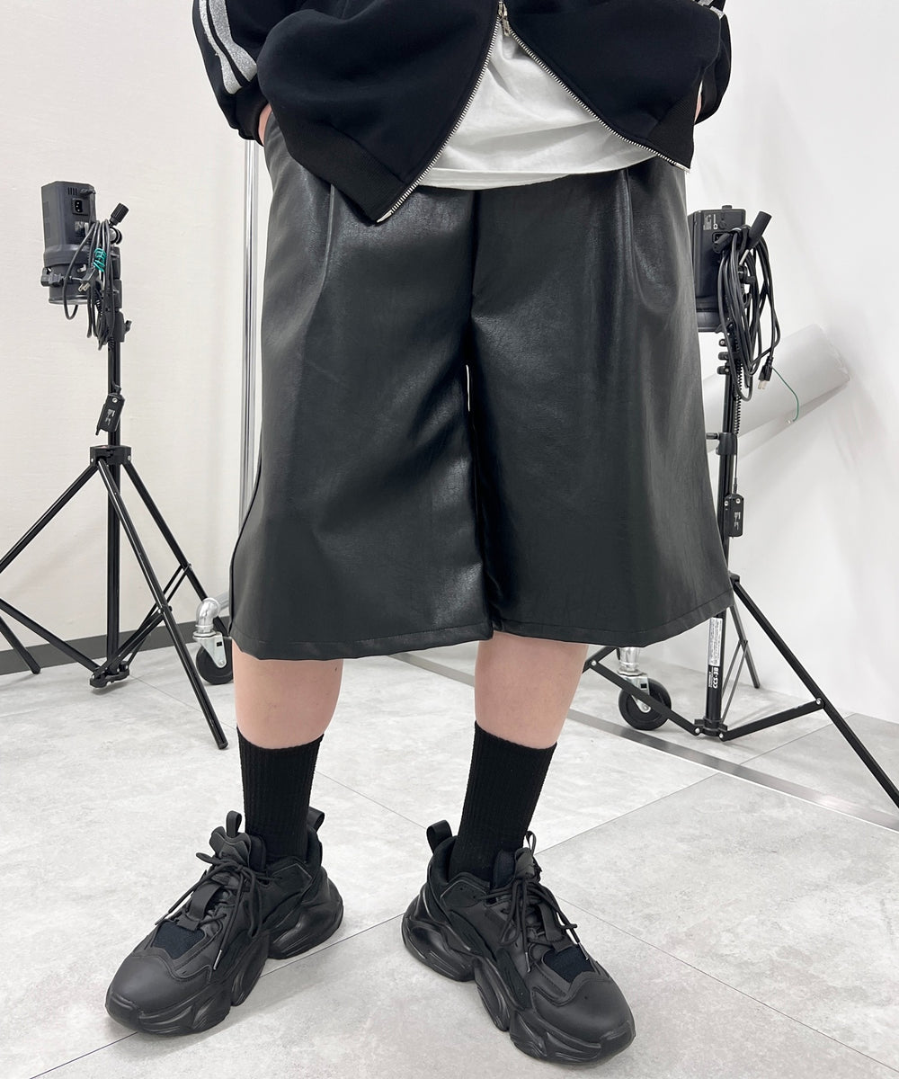 ブラック モデル：178㎝ FREE着用