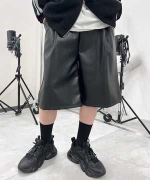 ブラック モデル：178㎝ FREE着用