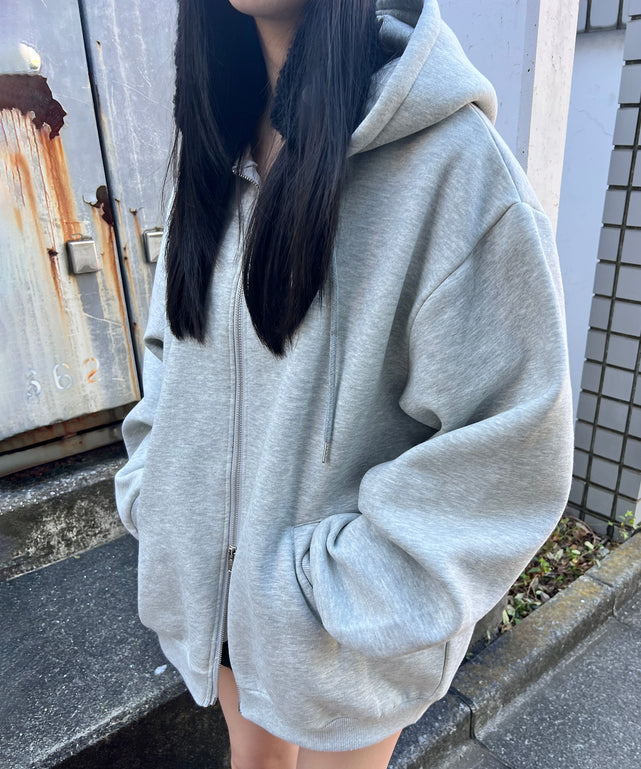 グレー モデル：154㎝ FREE着用