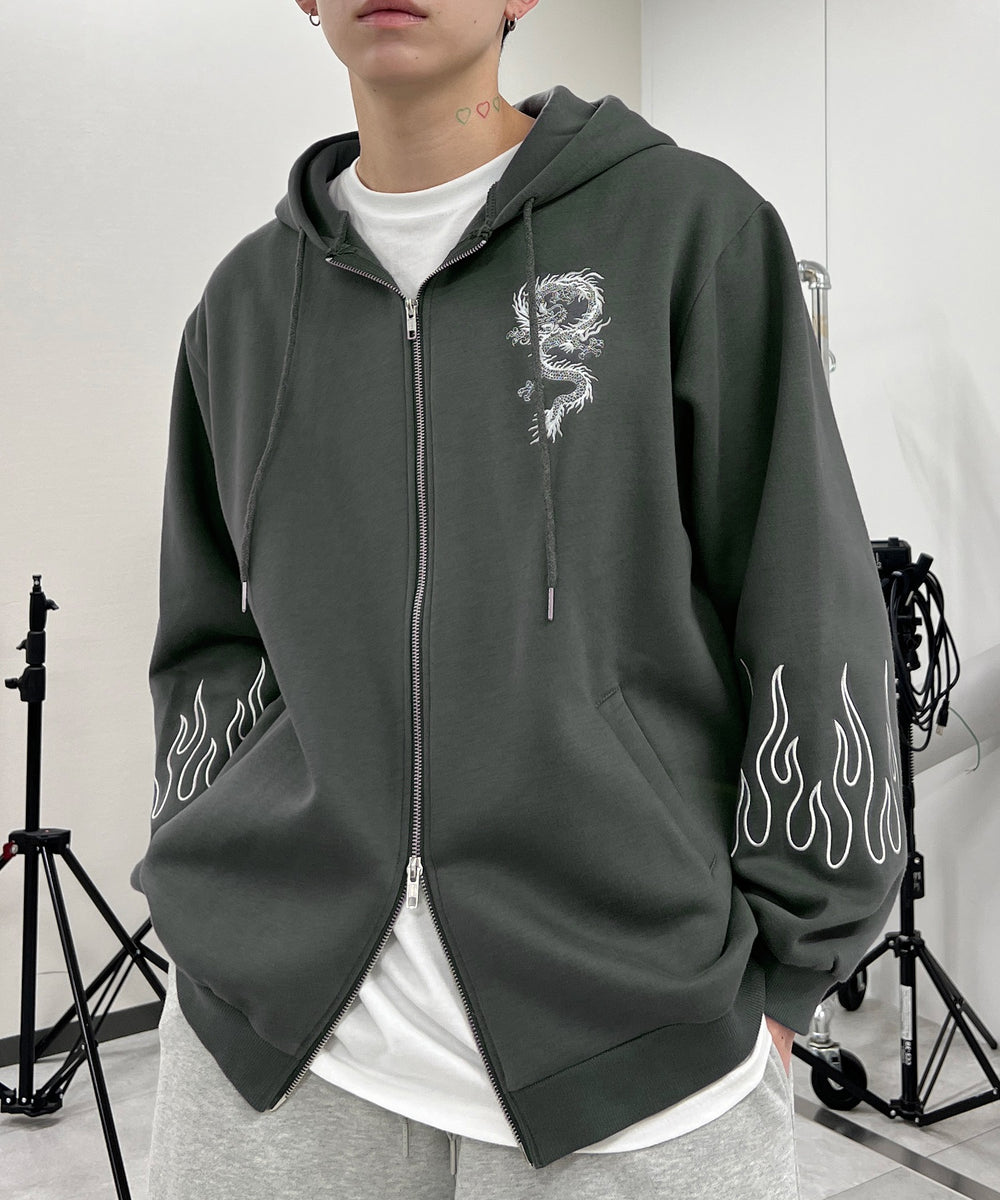 スミクロ モデル：178㎝ XL着用