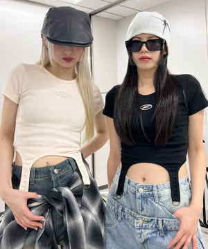 メタルロゴガーターベルトTシャツ