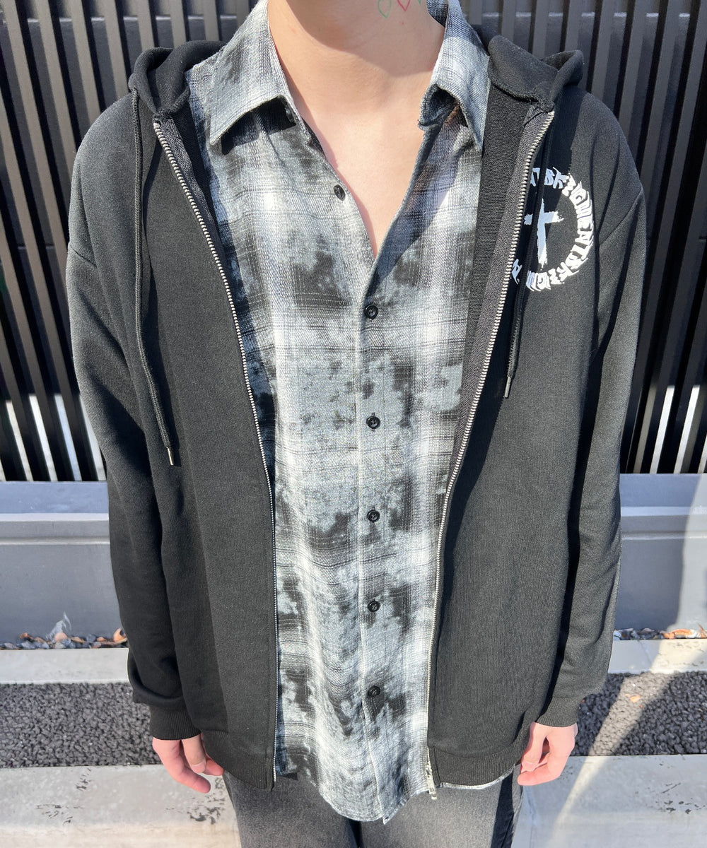 ブラック モデル：178cm XL着用