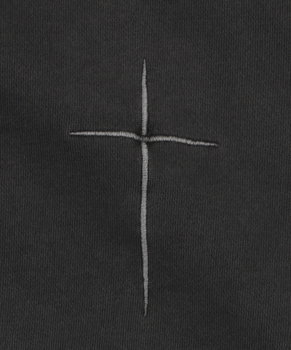 クロス刺繍ZIPパーカー