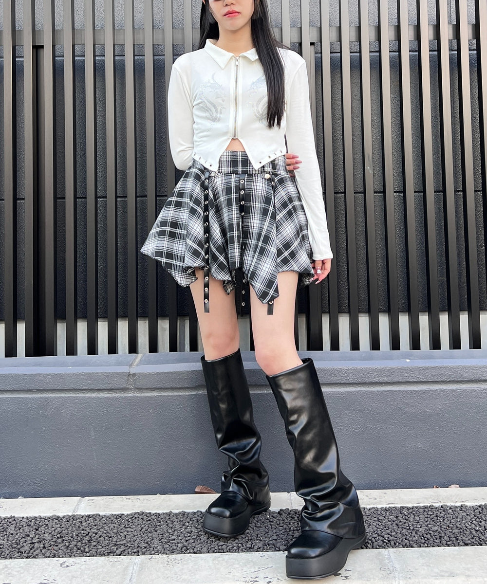 ホワイト モデル：154㎝ FREE着用