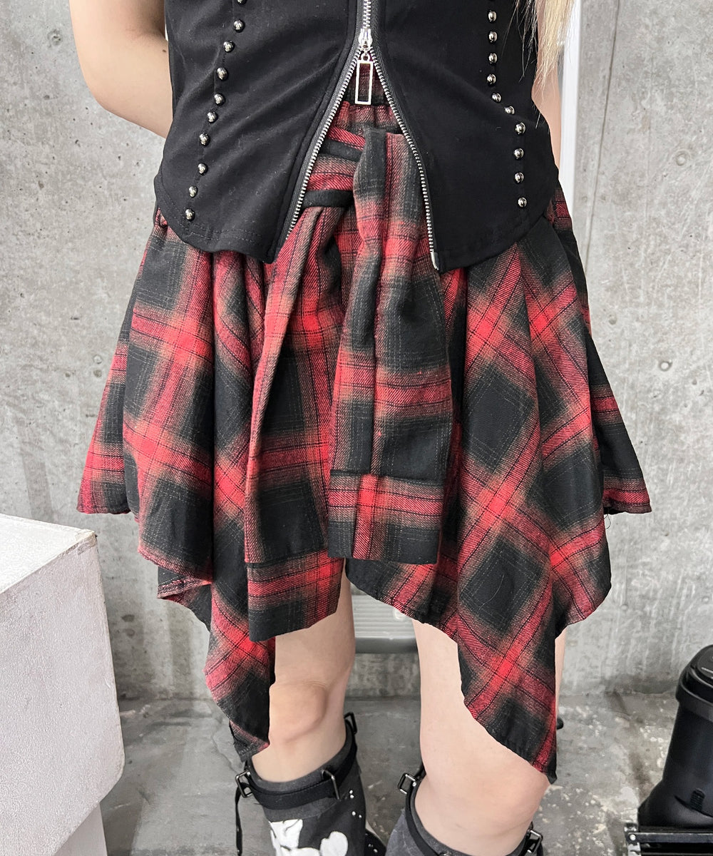 レッド モデル：160㎝ FREE着用