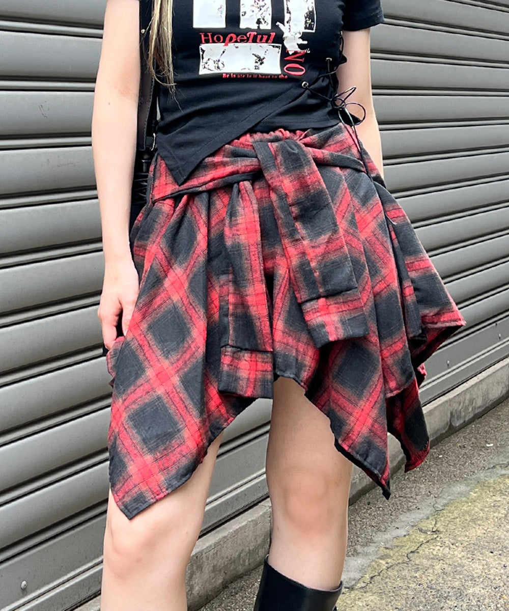 レッド モデル：160㎝ FREE着用