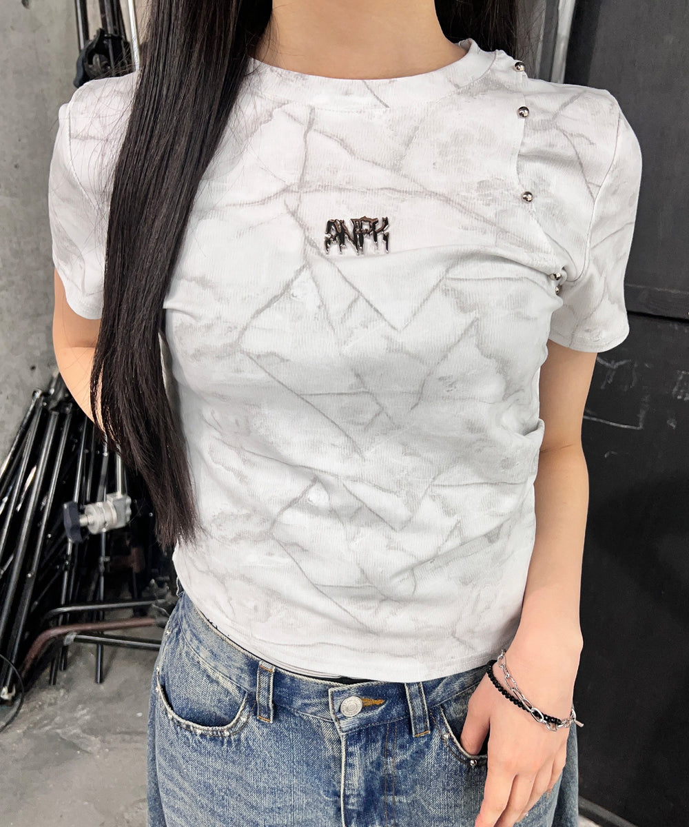 ホワイト モデル：154㎝ FREE着用