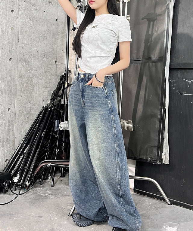 ホワイト モデル：154㎝ FREE着用