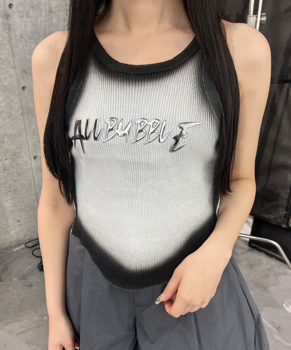 ホワイト モデル：154㎝ FREE着用