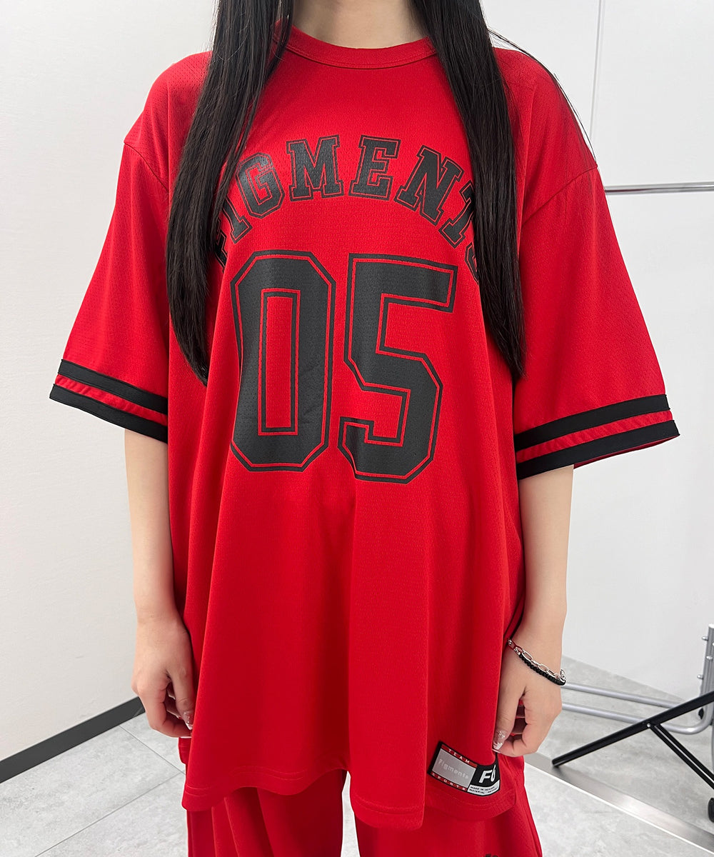 レッド モデル：154㎝ FREE着用