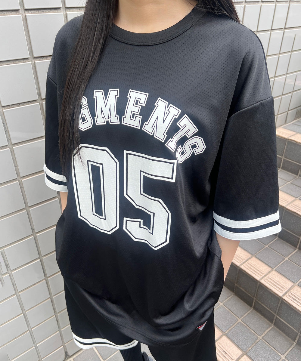 ブラック モデル：154㎝ FREE着用