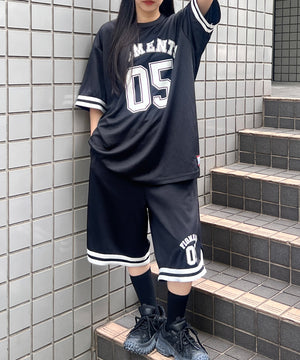 ブラック モデル：154㎝ FREE着用