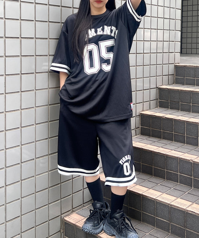 ブラック モデル：154㎝ FREE着用