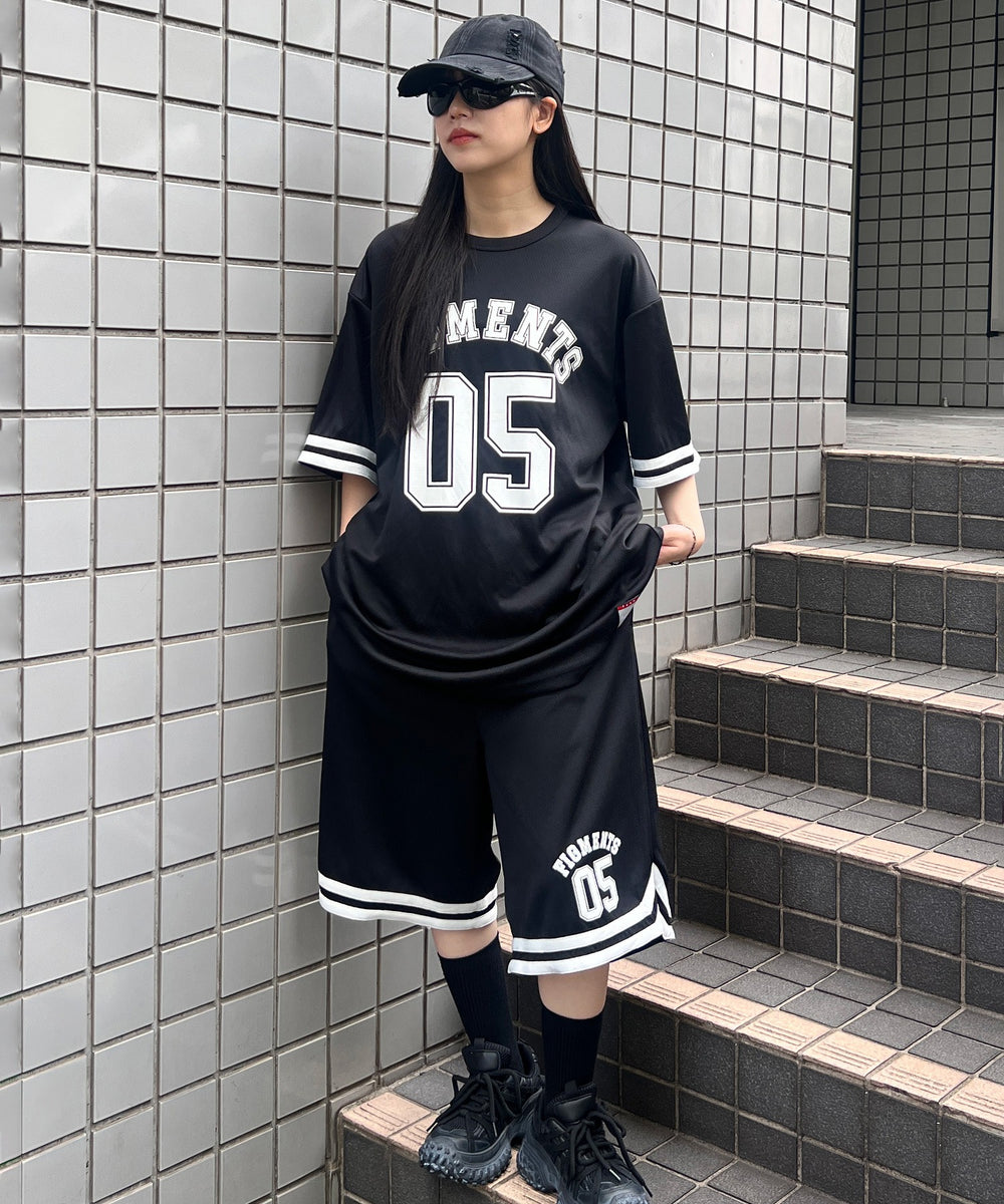 ブラック モデル：154㎝ FREE着用