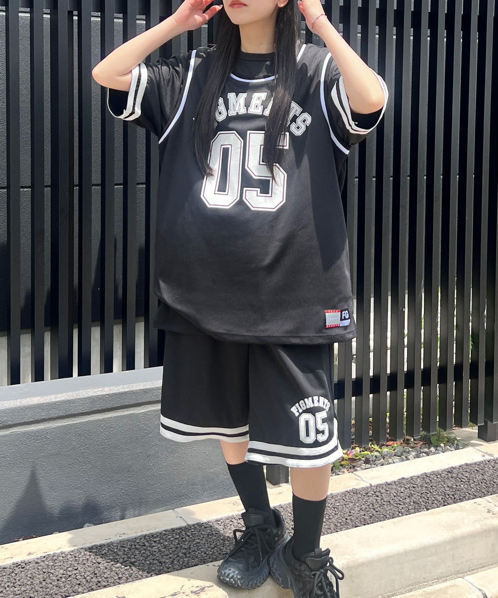 ブラック モデル：154㎝ FREE着用