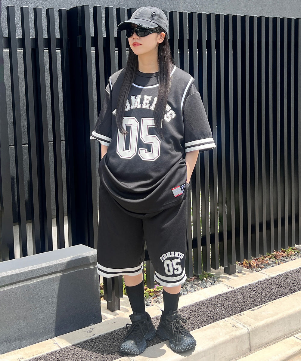 ブラック モデル：154㎝ FREE着用