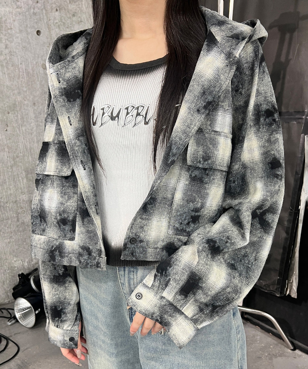 ホワイト モデル：154㎝ FREE着用