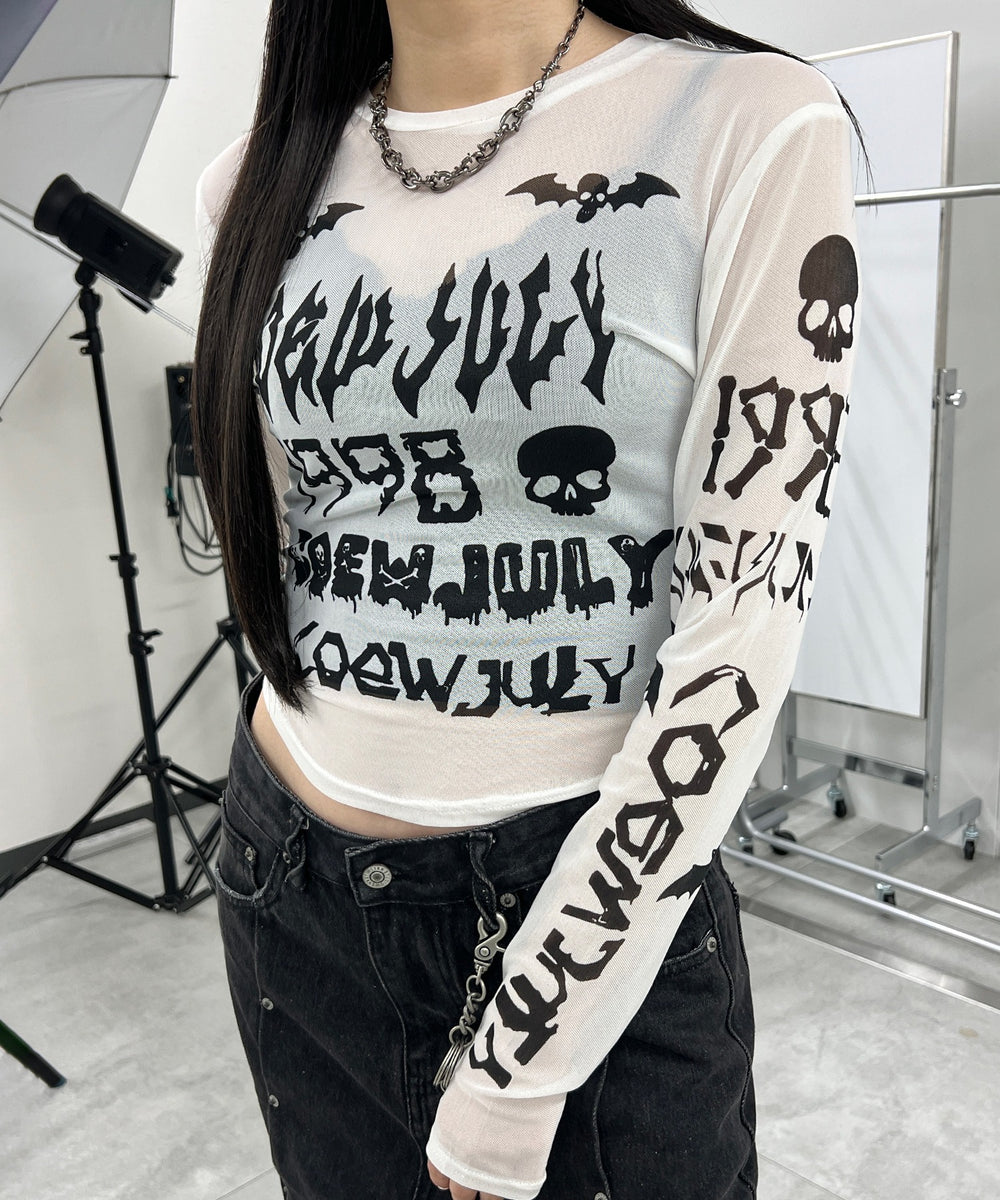 ホワイト モデル：154㎝ FREE着用