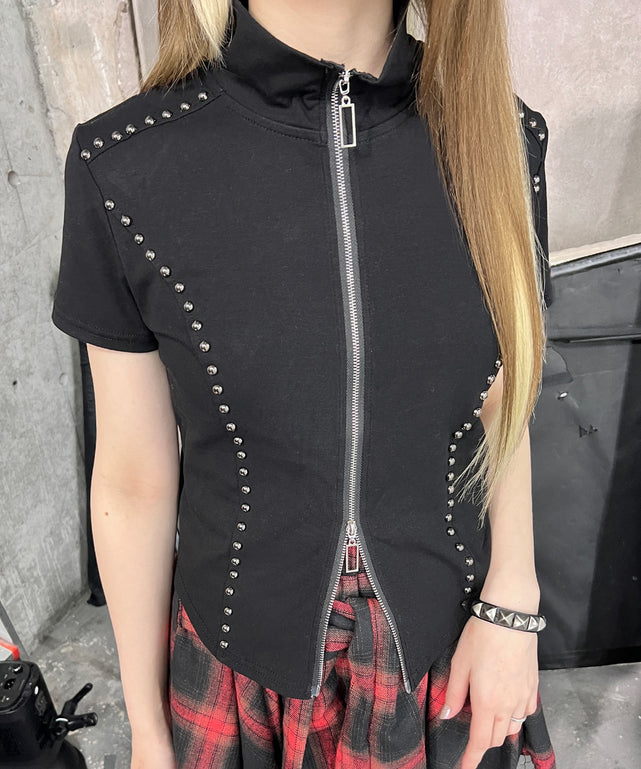 スタッズZIPトップ/ブラック モデル：160㎝ FREE着用