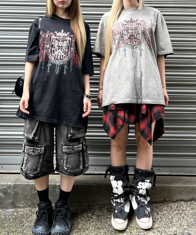 ネックラインスタッズエンブレムT