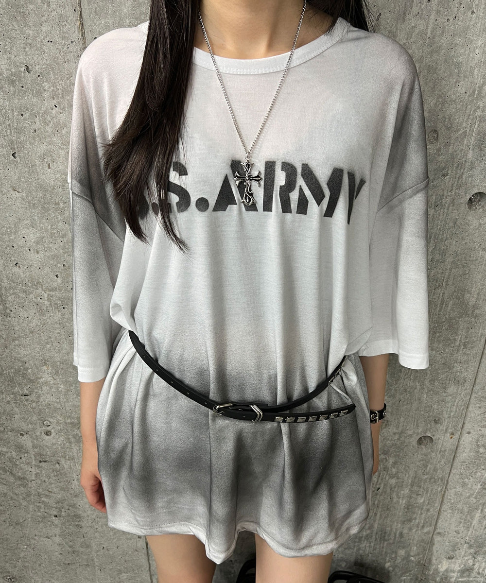 ホワイト モデル：154㎝ FREE着用