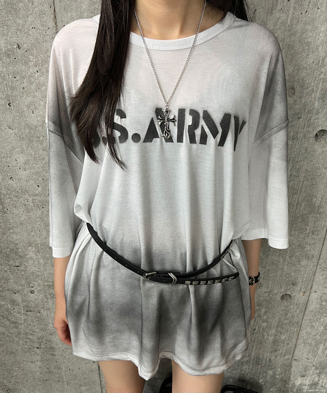 U.S.ARMYビッグT/ホワイト モデル：154㎝ FREE着用