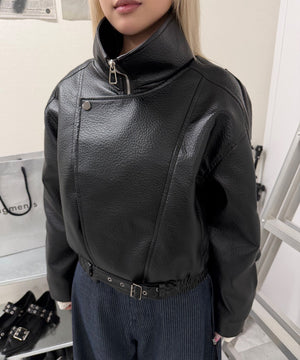 ブラック モデル:160cm F着用