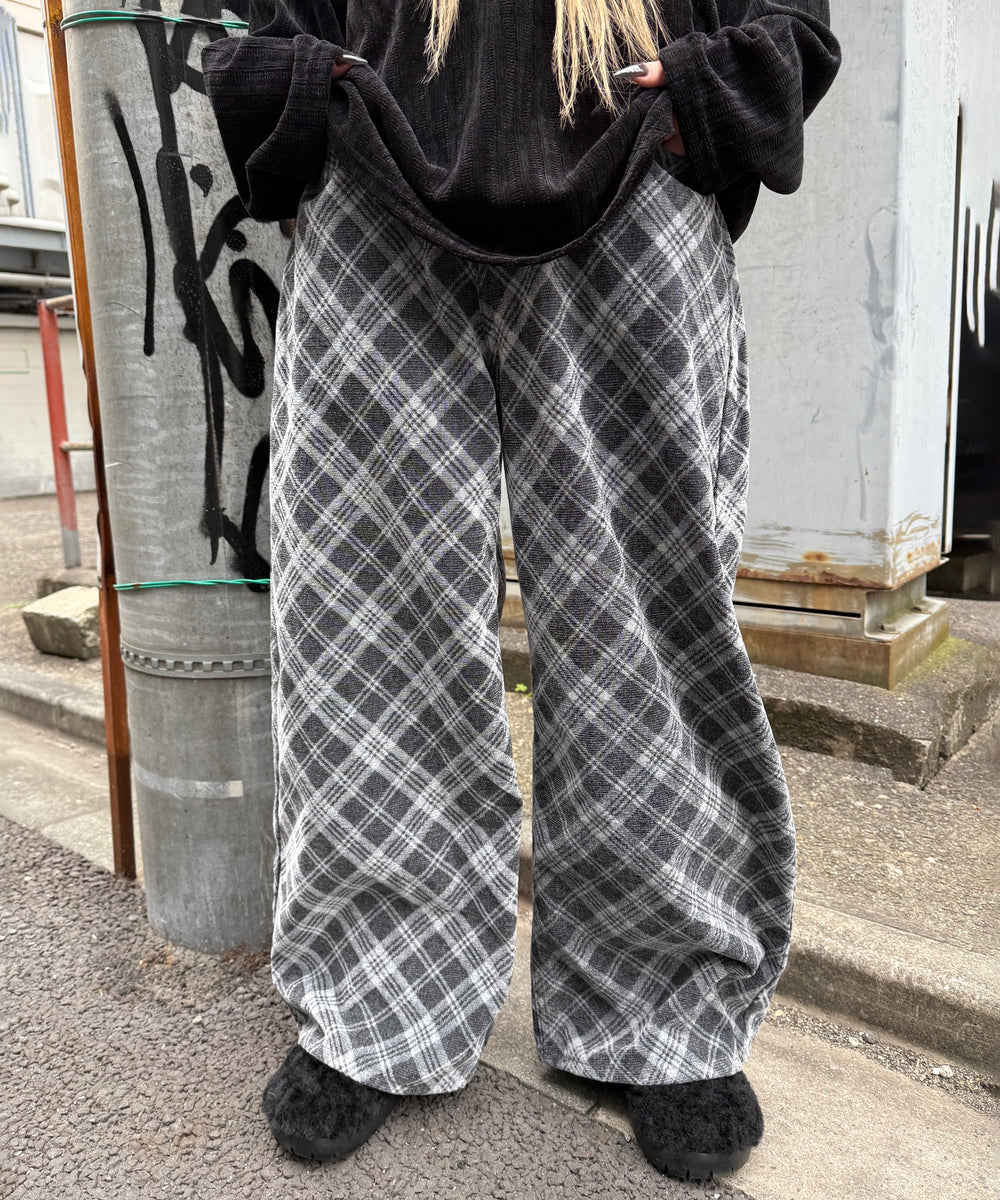 ブラック モデル：167㎝ M着用