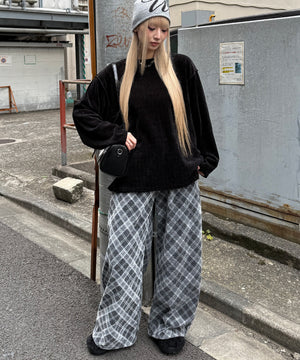 ブラック モデル：167㎝ M着用