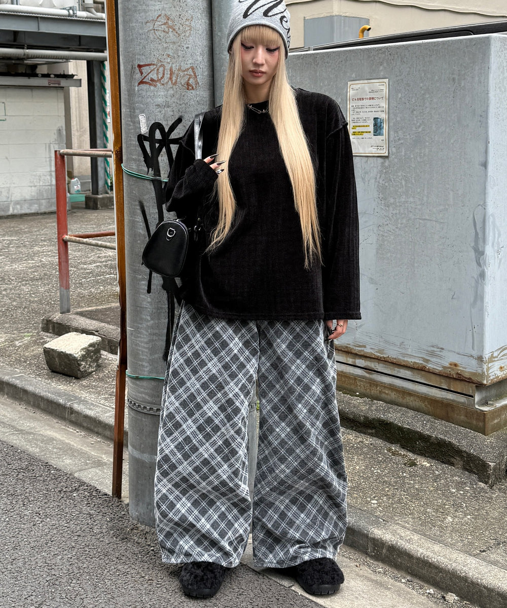 ブラック モデル：167㎝ M着用