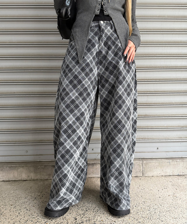 ブラック モデル：167㎝ S着用