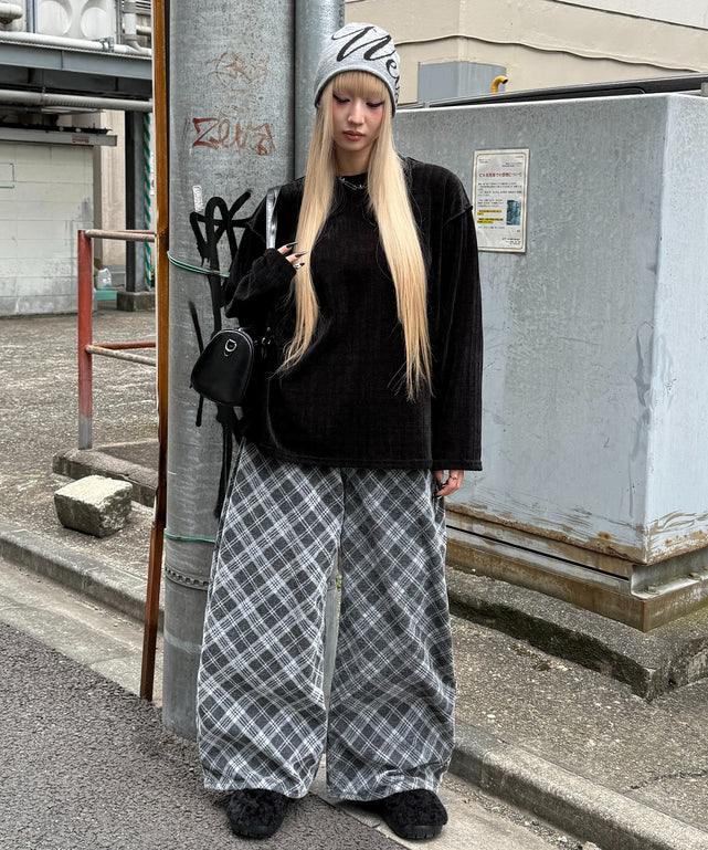 ブラック モデル：167㎝ FREE着用