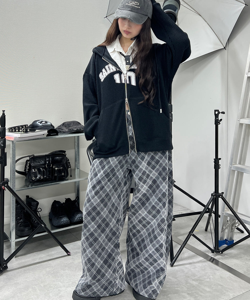 ブラック モデル：160㎝ F着用