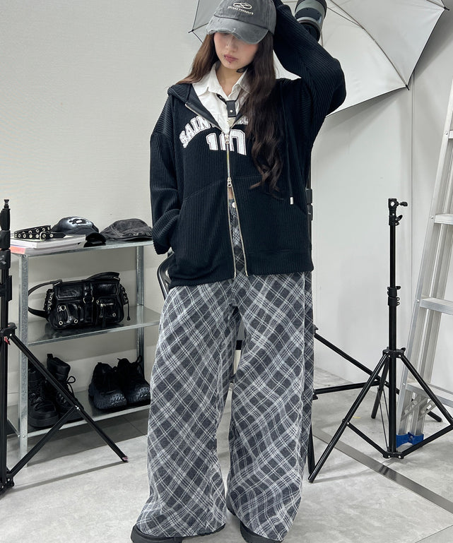 ブラック モデル：160㎝ F着用