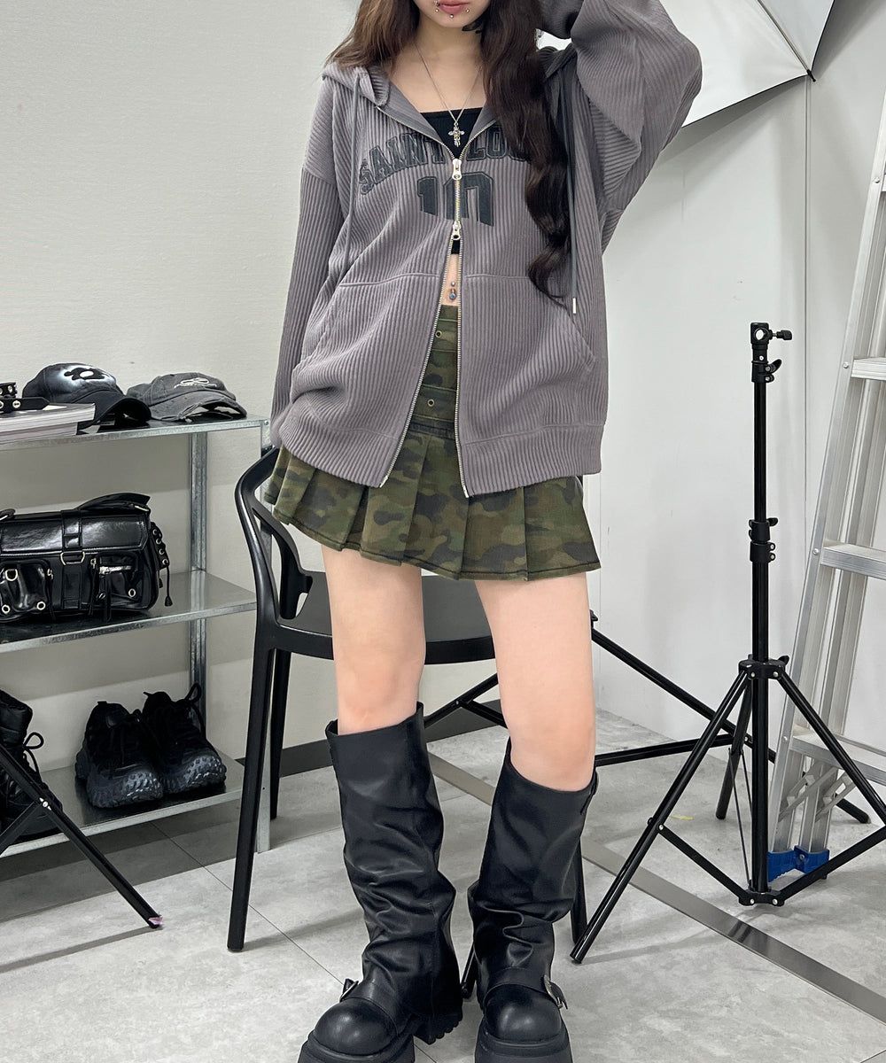 チャコール モデル：160㎝ F着用