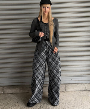 グレー モデル：167㎝ F着用