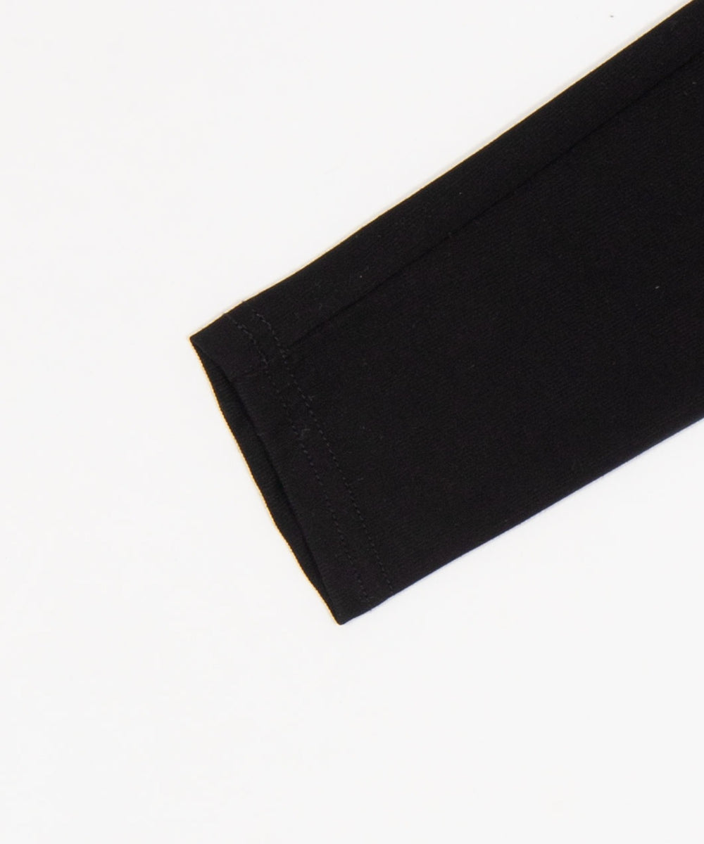 ハトメロゴデザイントップス