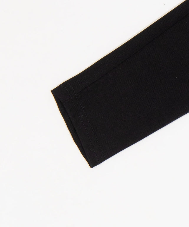 ハトメロゴデザイントップス