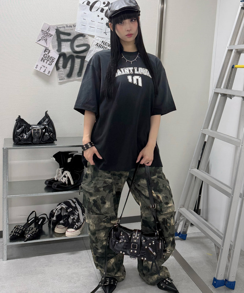 スタッズナンバリングロゴTシャツ