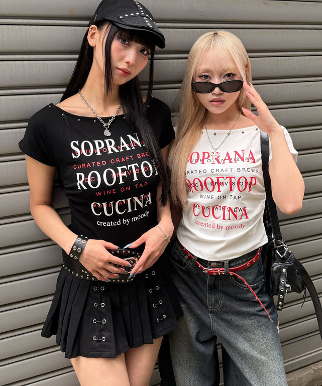 オープンネックスタッズロゴT