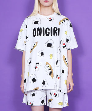 ﾌｰﾄﾞ総柄Tｼｬﾂ